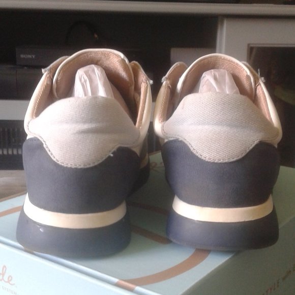 LIFESTRIDE SNEAKER SIZE 8 WIDE - Picture 7 of 9